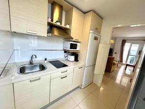 GATU Faro con Parking gratis, "preferente para mayores de 21 años y familias "