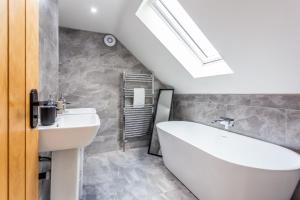 Idyllic retreat with log burner near Danby Castle