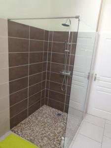 Maisons de vacances La maison vieille : photos des chambres