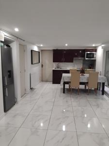 Appartement disponible vendredi , samedi et dimanche matin