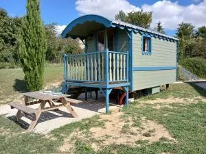 Roulotte du Touton avec jacuzzi - Miramont-Latour