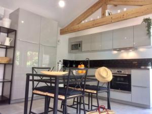 Appartements Sous Le Cerisier : photos des chambres