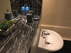 Historic & Modern 2 Bed Apartment - Free Parking
