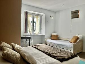 Hotels Hotel de La Paix : photos des chambres