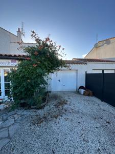 Maisons de vacances Teresa Beaute - grande maison 4 chambres proche La Rochelle Ile de Re avec piscine : photos des chambres