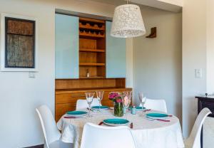 RentUp - Casa en Bariloche con terraza y piscina en Villa Huapi