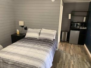 TeePee Room 4 - Newly Renovated