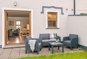 2 bedroom home in Kenmare with sea views to sleep 4