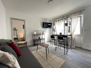 Appartements T2 Elio - proche gare et aeroport, parking prive : photos des chambres