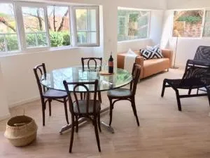 Autour du Figuier - Taillet