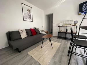 T2 Elio - proche gare et aéroport, parking privé