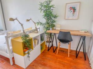 Stay as a Local! Santos Historical Guesthouse IV