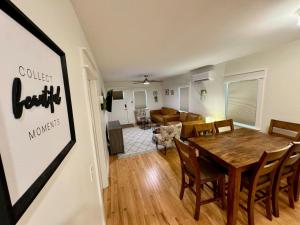 Modern Cottage Downtown. Pet Yes