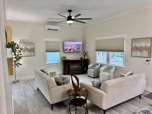 Newest Cottage Downtown. Pet Yes - Marsh Harbor