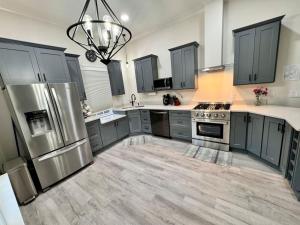 Newest Cottage Downtown. Pet Yes