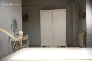 STUDIO LOFT FERRARA centro storico vista castello