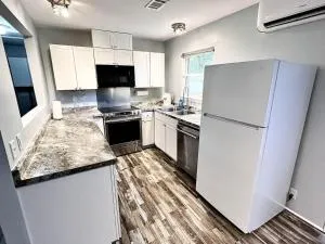 Comfortable Open Space. Pet Yes - Seabrook