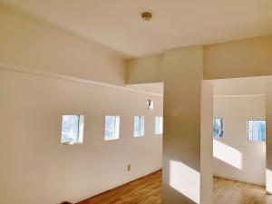 Shinjuku Kabuki Youth Hostel#New Sunshine Room#50 second walk from Higashi Shinjuku subway#Automatic locking door at entrance