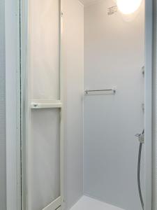 Shinjuku Kabuki Youth Hostel#New Sunshine Room#50 second walk from Higashi Shinjuku subway#Automatic locking door at entrance