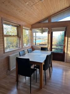 Lakeside cabin in Thingvellir #4