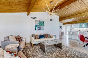 Iconic Mid-Century Modern Escape Permit# 4729