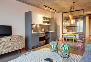 429 WEX1 by Perch Stays with daily housekeeping