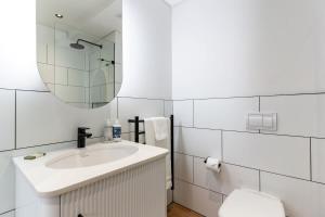 102 Marvol - Beautiful Modern Sea Point Studio With Parking