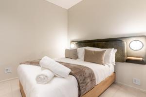 The Rose 202 -2Bedroom Apartment with Rooftop Pool