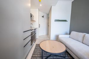 The Rose501: 5th floor Apartment with Rooftop Pool