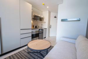 The Rose501: 5th floor Apartment with Rooftop Pool