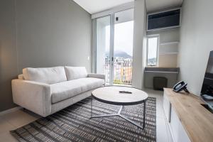 The Rose 603: City Centre Aprt with Rooftop Pool