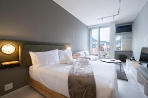 The Rose 603: City Centre Aprt with Rooftop Pool