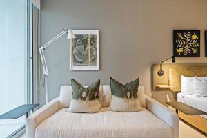 The Rose 502-City Centre Aprt with Rooftop Pool