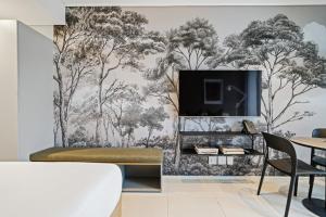 The Rose 502-City Centre Aprt with Rooftop Pool