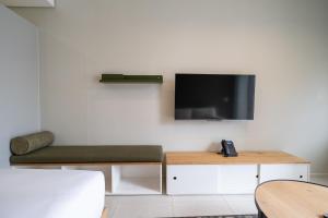 The Rose708: Top Floor Modern City Apartment