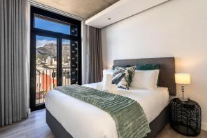 The Signature 410:Central Modern Aprt with Parking