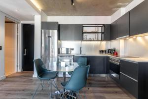 The Signature 410:Central Modern Aprt with Parking