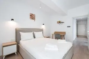 THE Pinky Promise Loft Pipera - Pipera