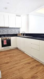 Luxury 2BR Midtown Apartment