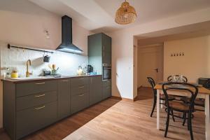 Appartements Jeroboam Fauvette, bel appartement hyper centre Epernay : photos des chambres