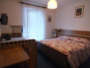 Double Room with Balcony room in Garnì Defrancesco