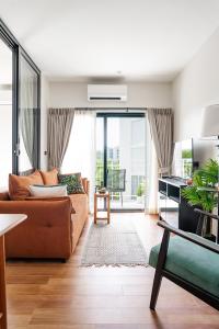 Title Halo Time for Jungle 40m2 King Bed Pool