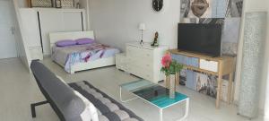 Cozy loft with Stunning Sea View