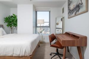 Central Penthouse City Skyline Views Gym sleep 8