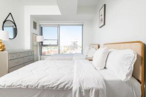 Central Serene Condo King Bed by MIT Harvard GYM