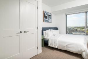 Central Serene Condo King Bed by MIT Harvard GYM