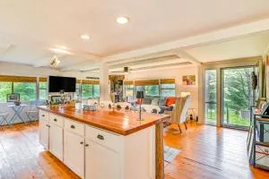 Gloversville Getaway with Grill 5 Mi to Water! - Gloversville