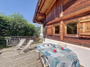 Chalets Chalet individuel avec garage, terrasse, buanderie et cuisine equipee - FR-1-560-149 : photos des chambres