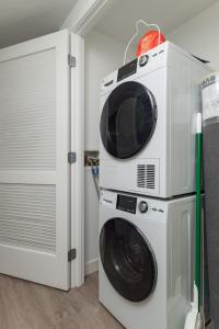 Central Square Penthouse near MIT Harvard Wi-Fi & GYM