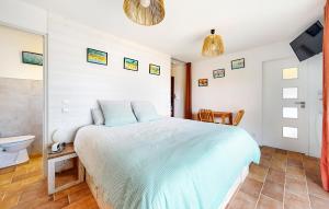 Maisons de vacances 2 Bedroom Cozy Home In Ault : photos des chambres